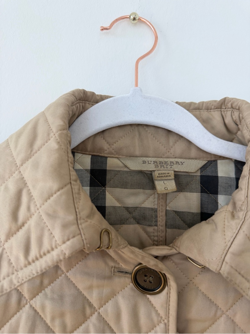 Burberry Quilted Beige Puffer Jacket - Picture 3 of 7